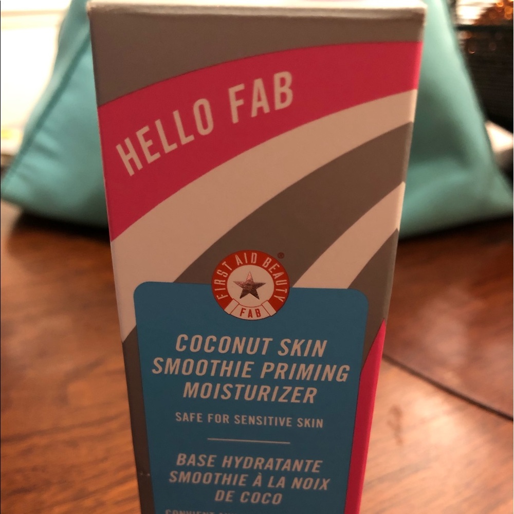 Hello fab coconut smoothie priming moisturizer